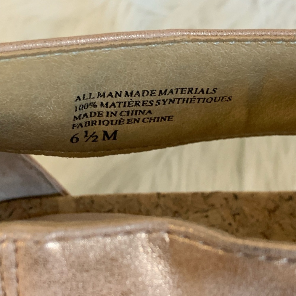 Adrienne Vittadini Gold Sandals Luxe Cork Comfort - Picture 5 of 10